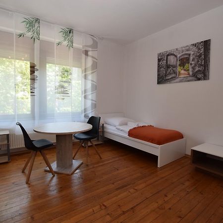 Apartment Ostendplatz Stuttgart Exterior foto